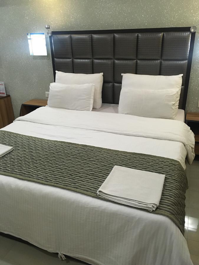 Hotel Sun Shine Ahmedabad Exterior foto